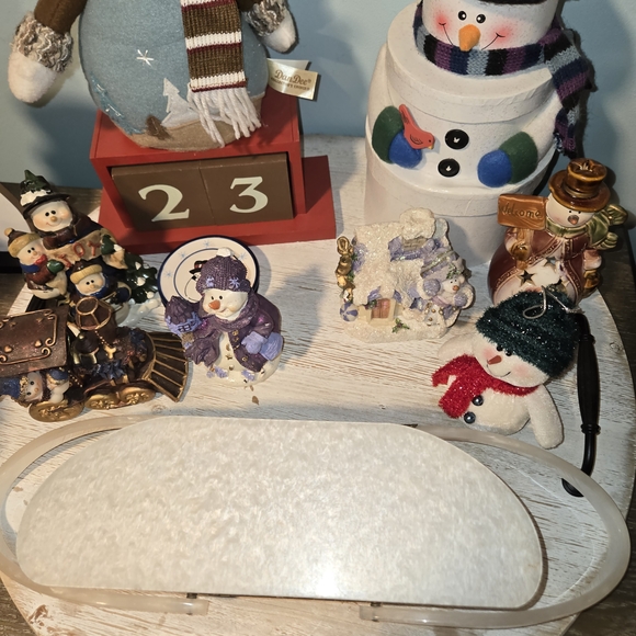 Chic Cream Decorative Bag with Gold Detailing - Picture 6 of 12